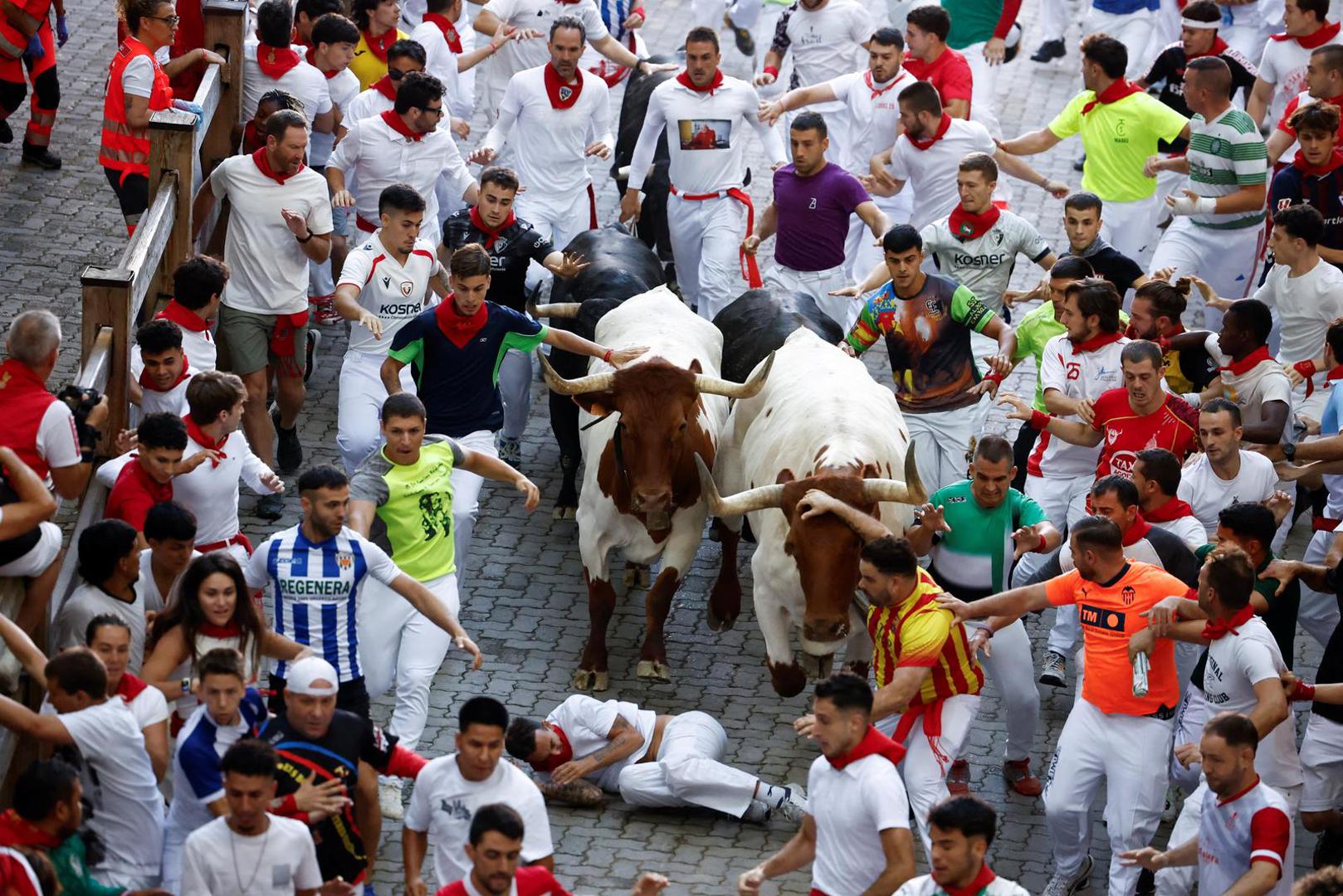 Posljednji smrtni slučaj tijekom utrke na festivalu San Fermín zabilježen je 2009. godine, no ozljede uzrokovane rogovima i padovima i dalje su česta pojava, prenosi Russpain.