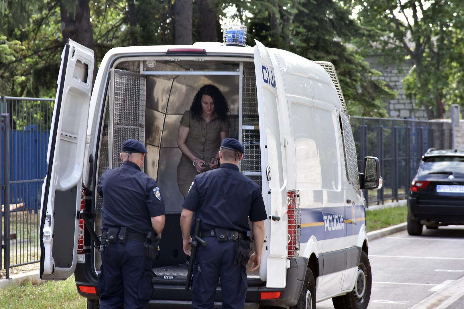 25.05.2017., Pula - Policija privodi Chiaru Rojnic, majku trogodisnjeg djecaka ubijenog jucer na predjelu Mandrac. Photo: Dusko Marusic/PIXSELL 