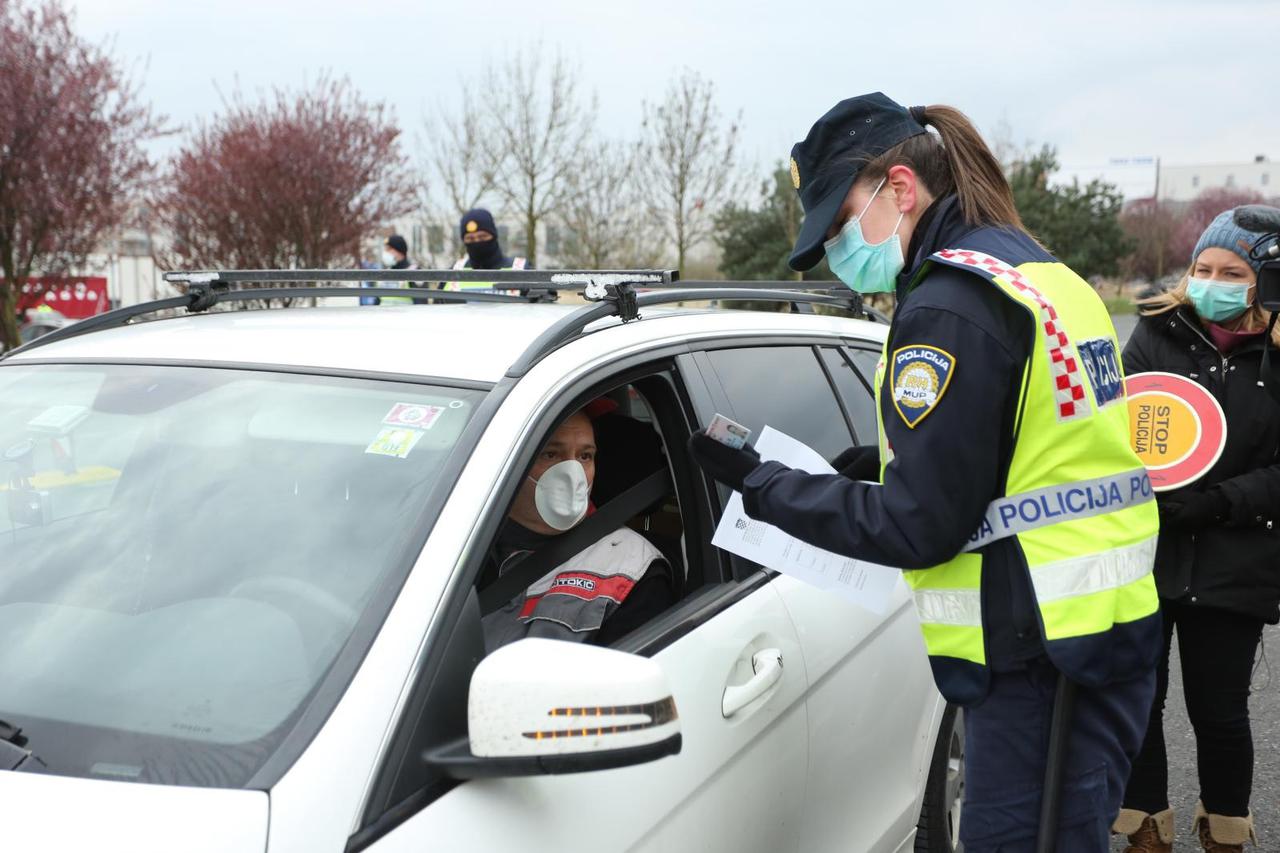 Zagreb: Policija na Jadranskoj aveniji provjerava propusnice i kršenje samoizolacije
