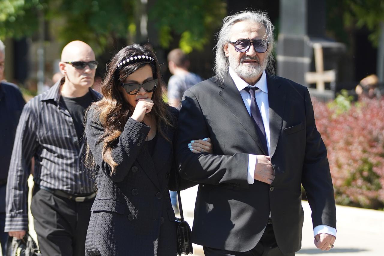 Beograd: Posljednji ispraćaj Vidoja Ristovića, supruga Nikoline Pišek