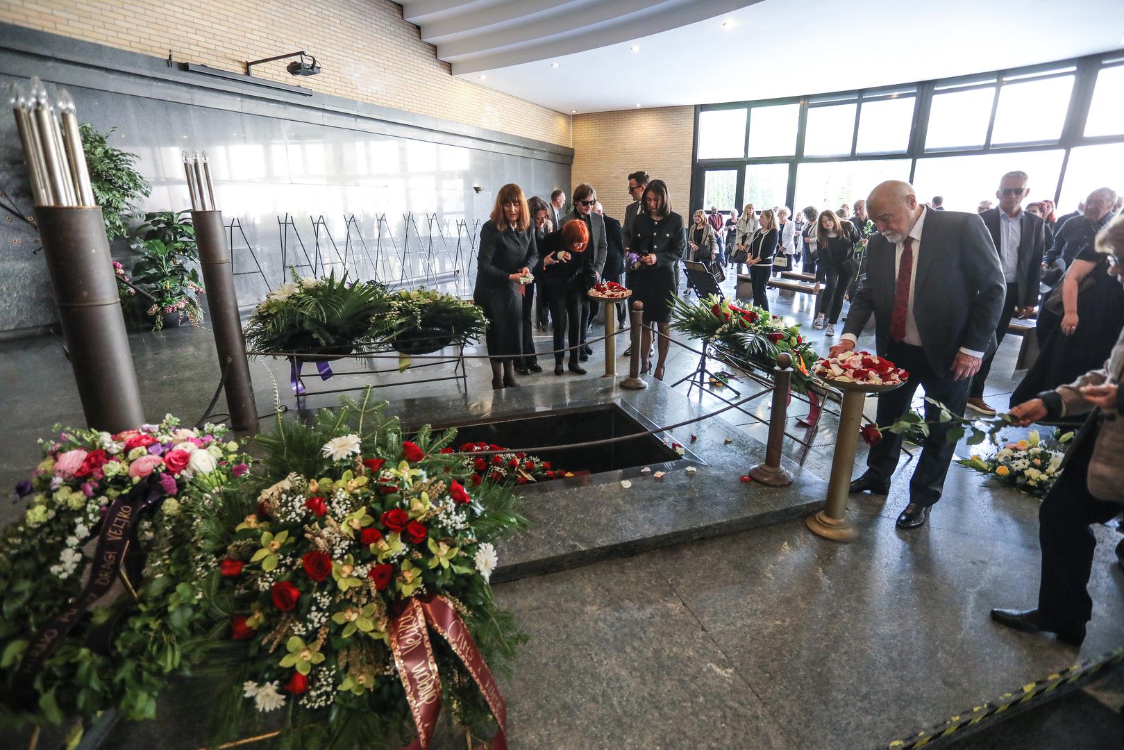  Njegova "Bitka na Neretvi" bila je nominirana za Oscara, a plakat mu je radio Picasso. Bulajić je preminuo u 97. godini i iza sebe je ostavio bogatu umjetničku ostavštinu