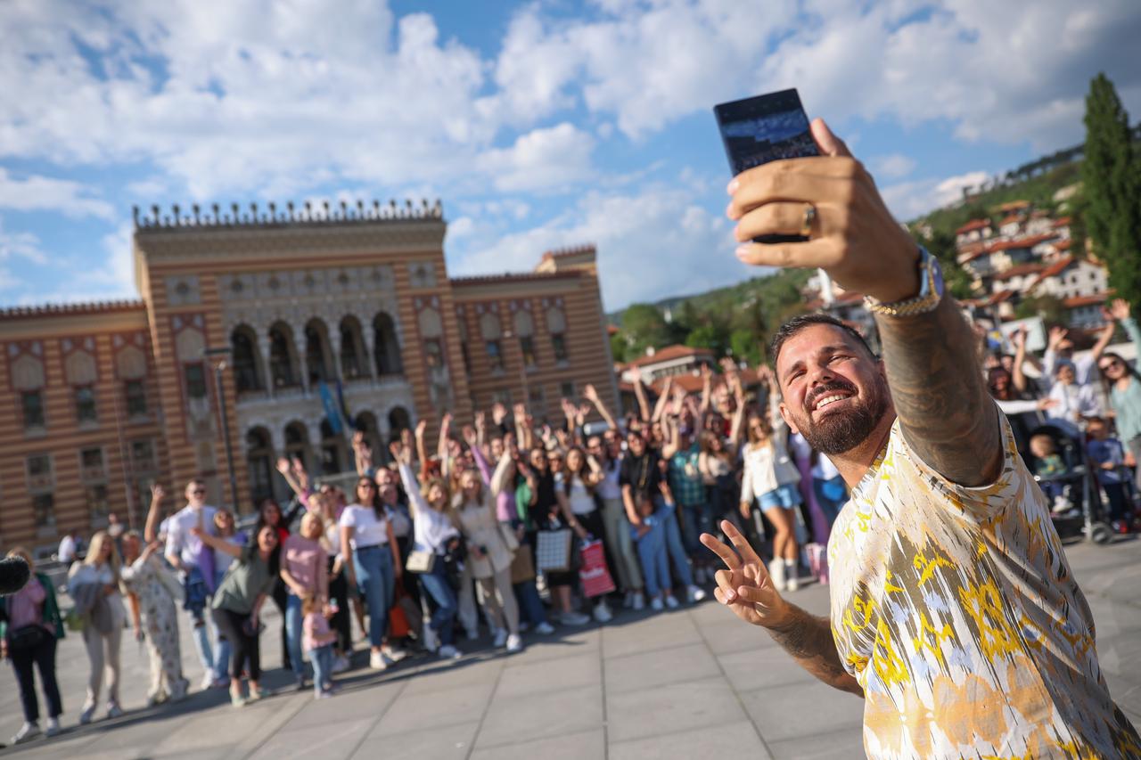 Sarajevo: Hrvatski pustolov i travel bloger Kristijan Iličić sa suprugom organizirao druženje s fanovima