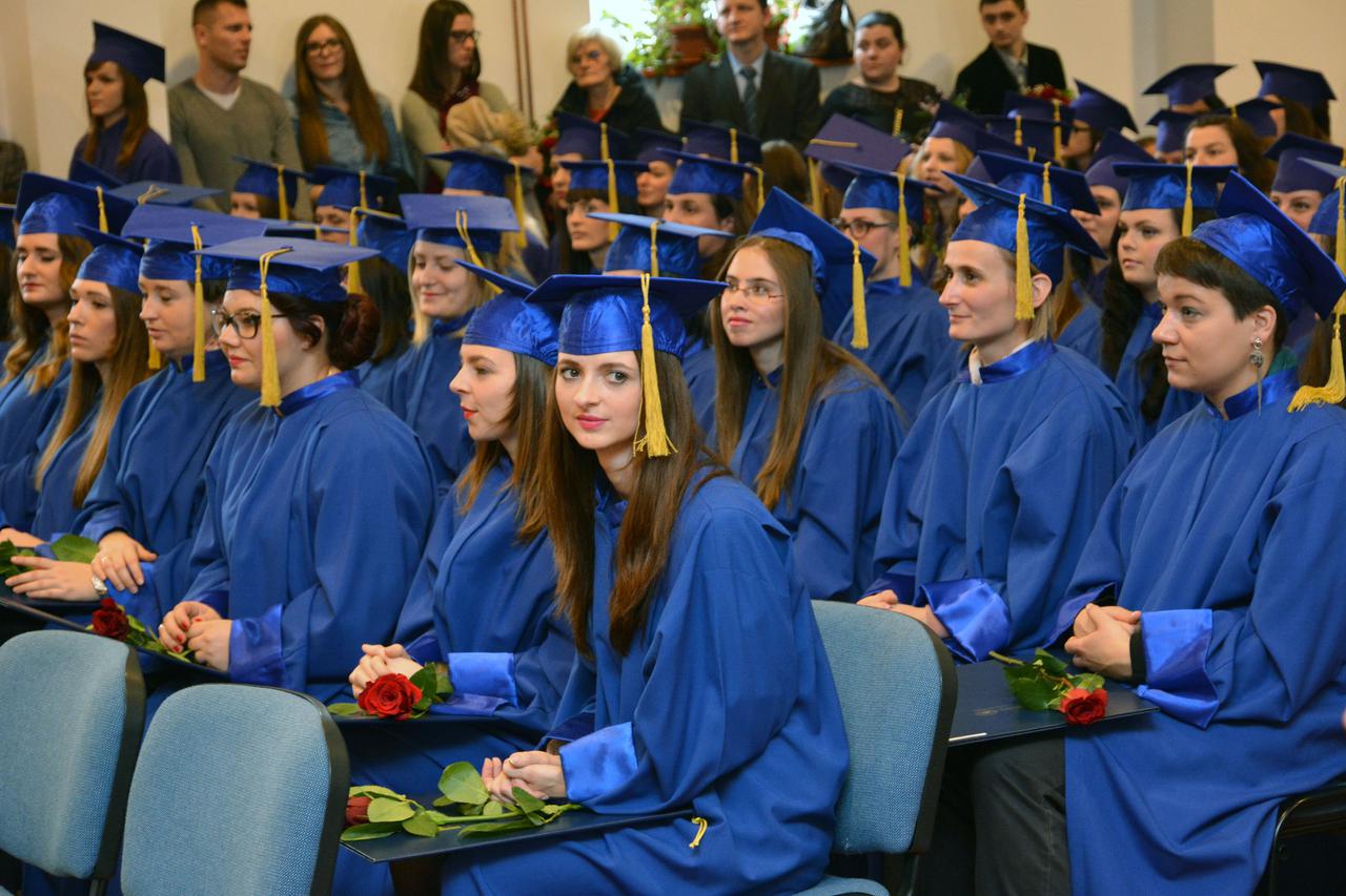 29.01.2015., Slavonski Brod - U dvorani Glazbene skole na svecanoj promocij,i diplome su primili diplomanti Fakulteta za odgojne i obrazovne znanosti Sveucilista Josipa Jurja Strossmayera u Osijeku, studija u Slavonskom Brodu. Photo: Ivica Galovic/PIXSELL