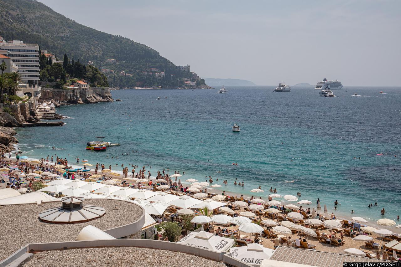 Dubrovnik: Gužva na plaži Banje