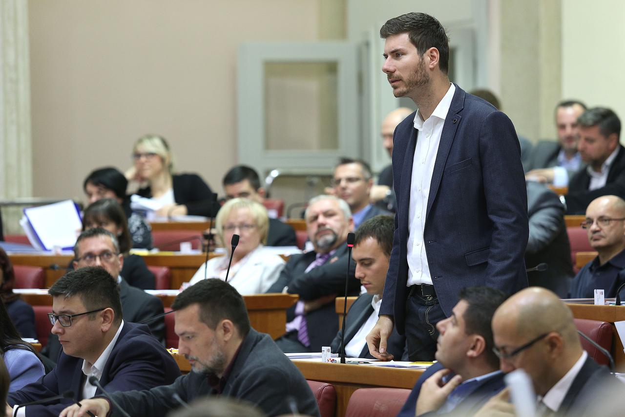17.10.2016., Zagreb - Raspravom o prijedlozima zakona na kojima inzistira MOST Sabor RH nastavio je svoju prvu sjednicu. Ivan Pernar Photo: 
