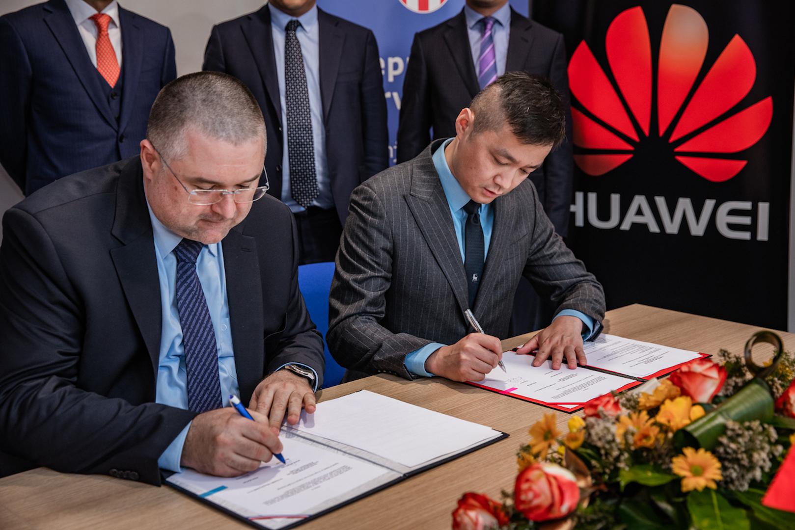 Bernard Gršić i Zhang Heng, direktor Huawei Technologies, Hrvatska