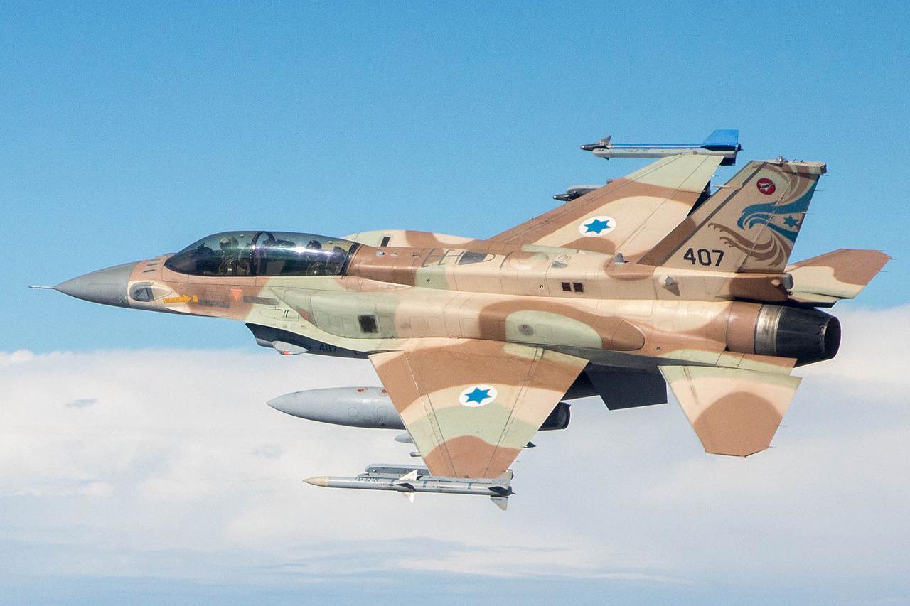 F16