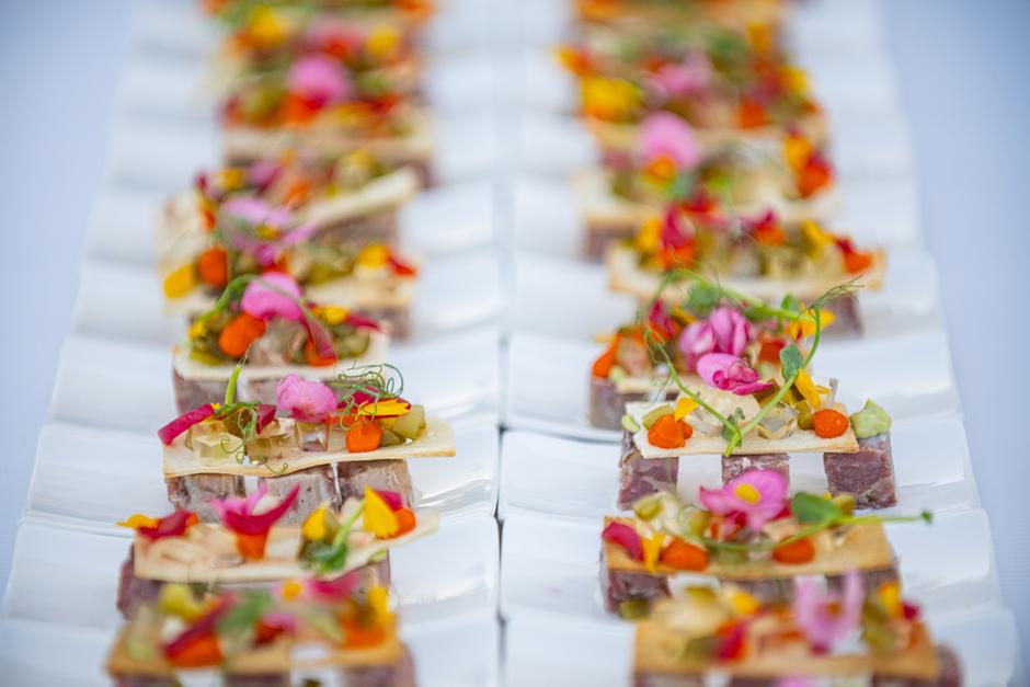 Veuve Clicquot Solaire Tables