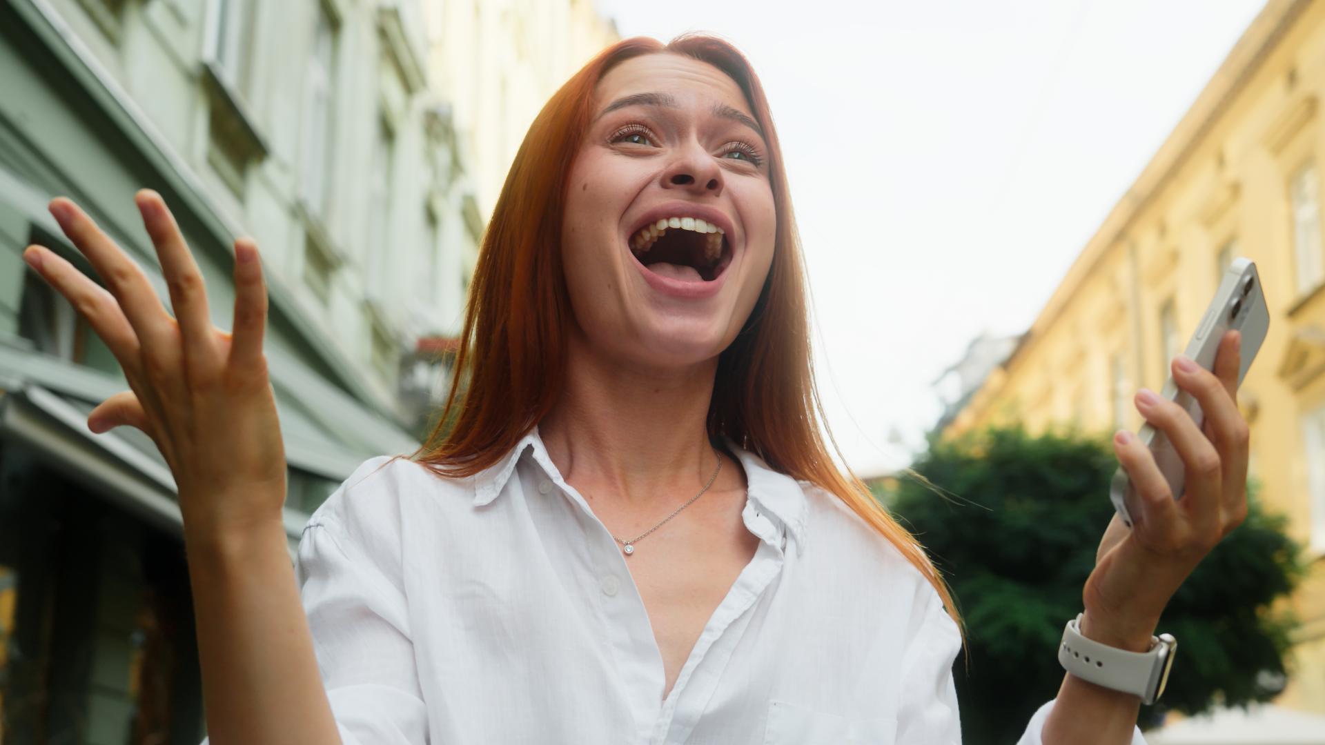 Godina 2026. donosi snažne astrološke pomake koji će mnogima promijeniti život iz temelja. Saturn 14. veljače napušta Ribe i ulazi u Ovna, gdje ostaje sve do travnja 2028., donoseći energiju hrabrih odluka, novih početaka i osobne odgovornosti, prenosi Your Tango.