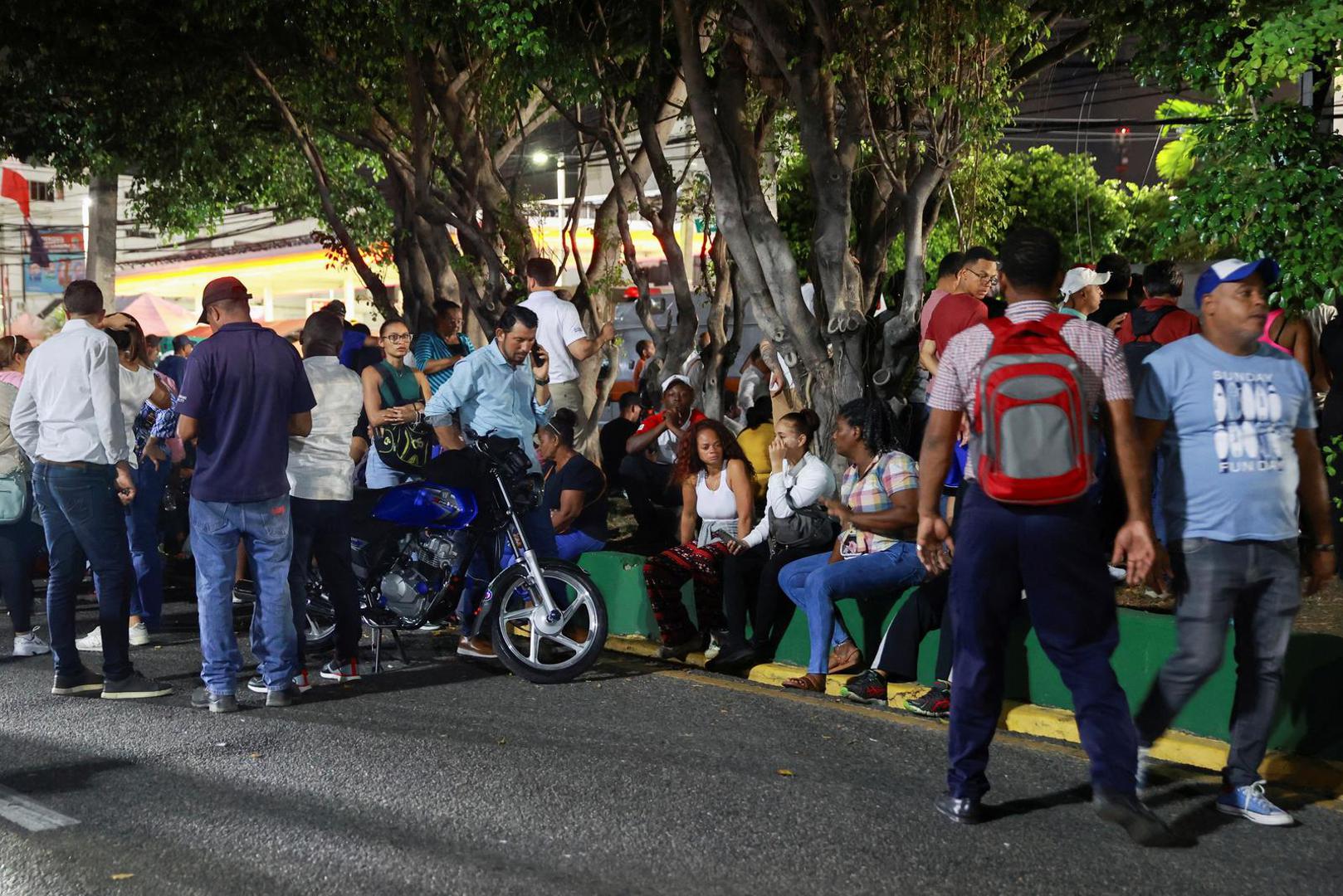 Među žrtvama je i Nelsy Cruz, guvernerka sjeverne pokrajine Monte Cristi, rekao je predsjednik Luis Abinader. Cruz je bila sestra bivšeg bejzbolaša Nelsona Cruza, sedmerostrukog MLB All-Star igrača.