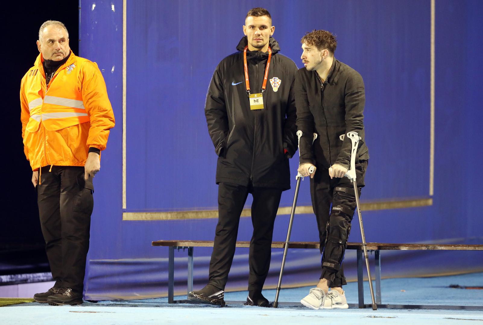 Na Maksimiru je i predsjednica Kolinda Grabar-Kitarović koja je stigla u dresu reprezentacije, a stigao je i Šime Vrsaljko koji je ozlijeđen.