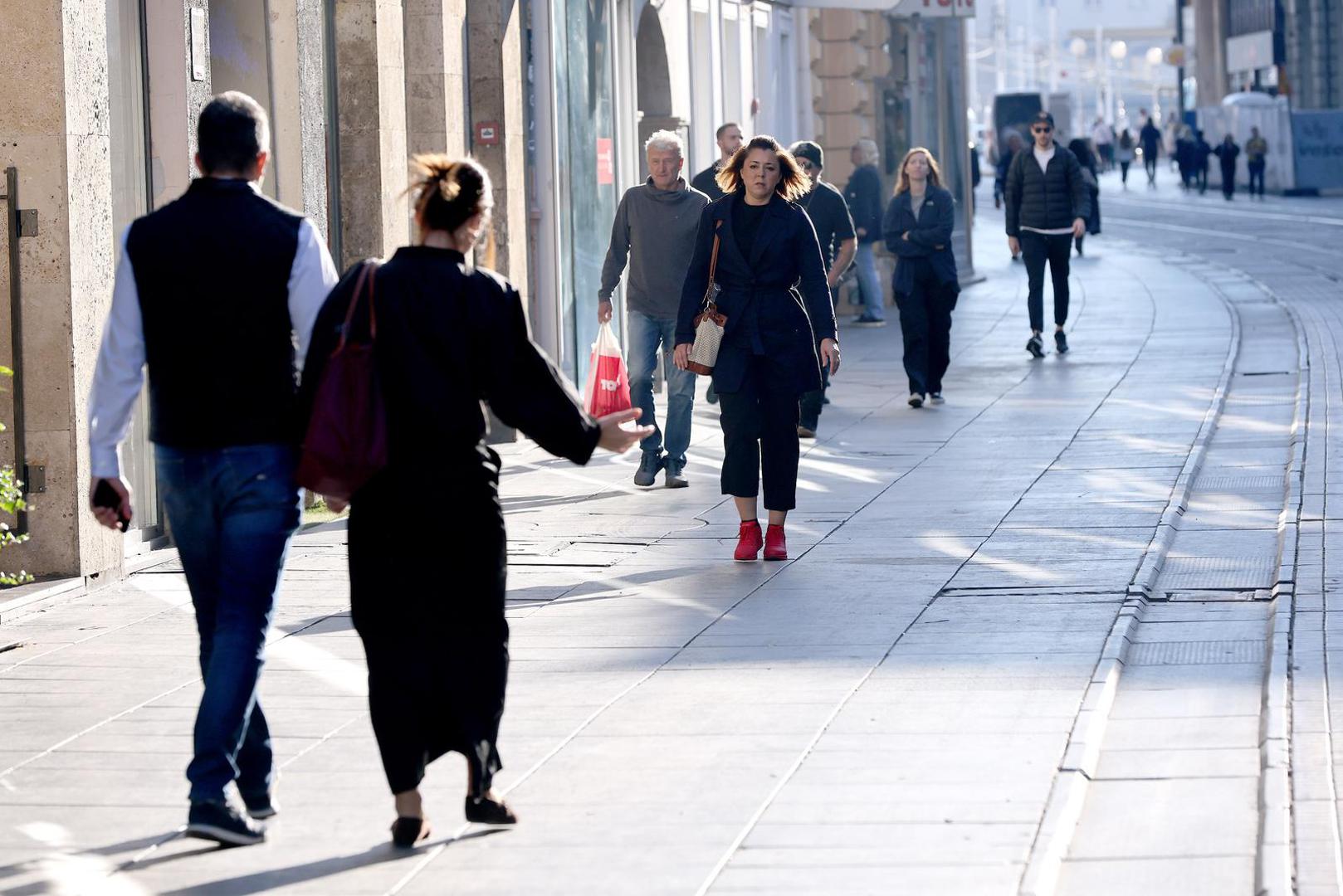 U tu je svrhu pokrenuta i stranica Idemo, koja Zagrepčanima omogućuje da ponude slobodno mjesto u svojem automobilu ili pronađu osobu koja putuje u istom smjeru.