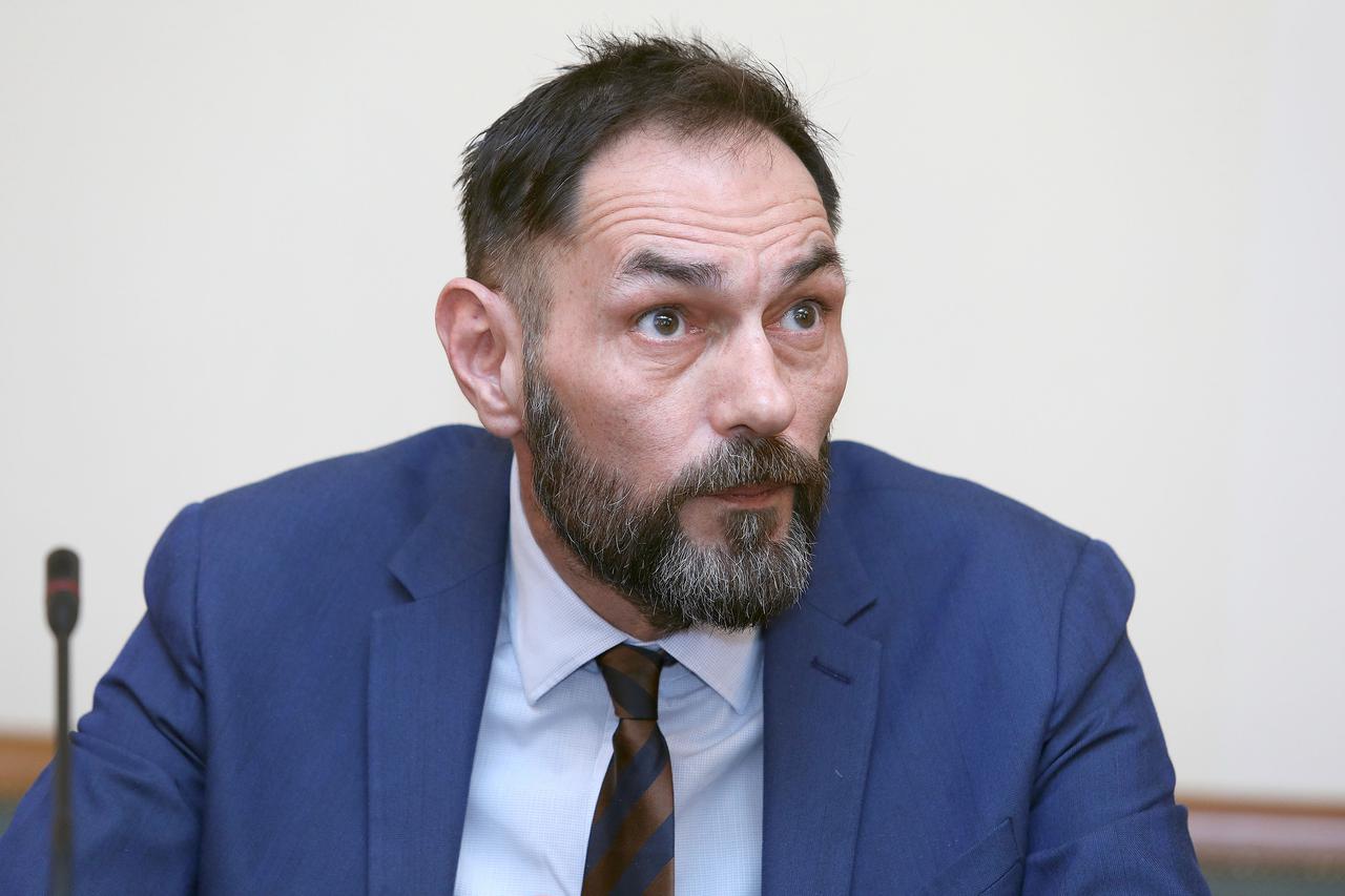 Dražen Jelenić