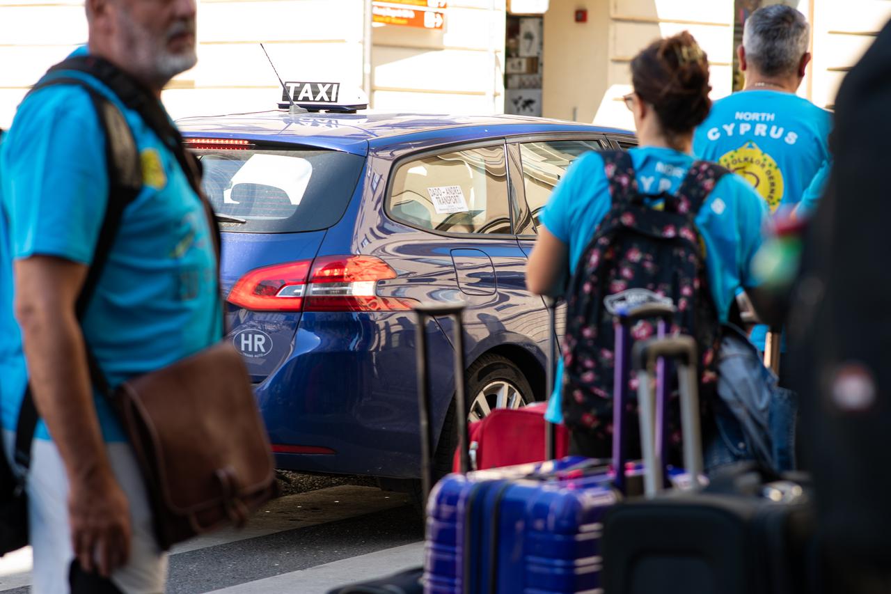 Zagreb: Reportaža o taksistima