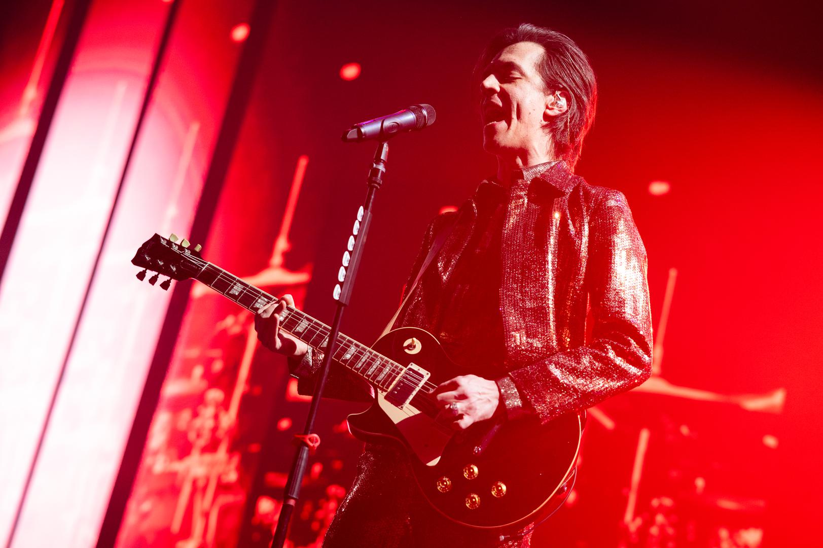 Od prvih taktova vladala je potpuna euforija: publika je pjevala uglas gotovo svaku pjesmu, a atmosfera je bila nabijena emocijama i adrenalinom. 