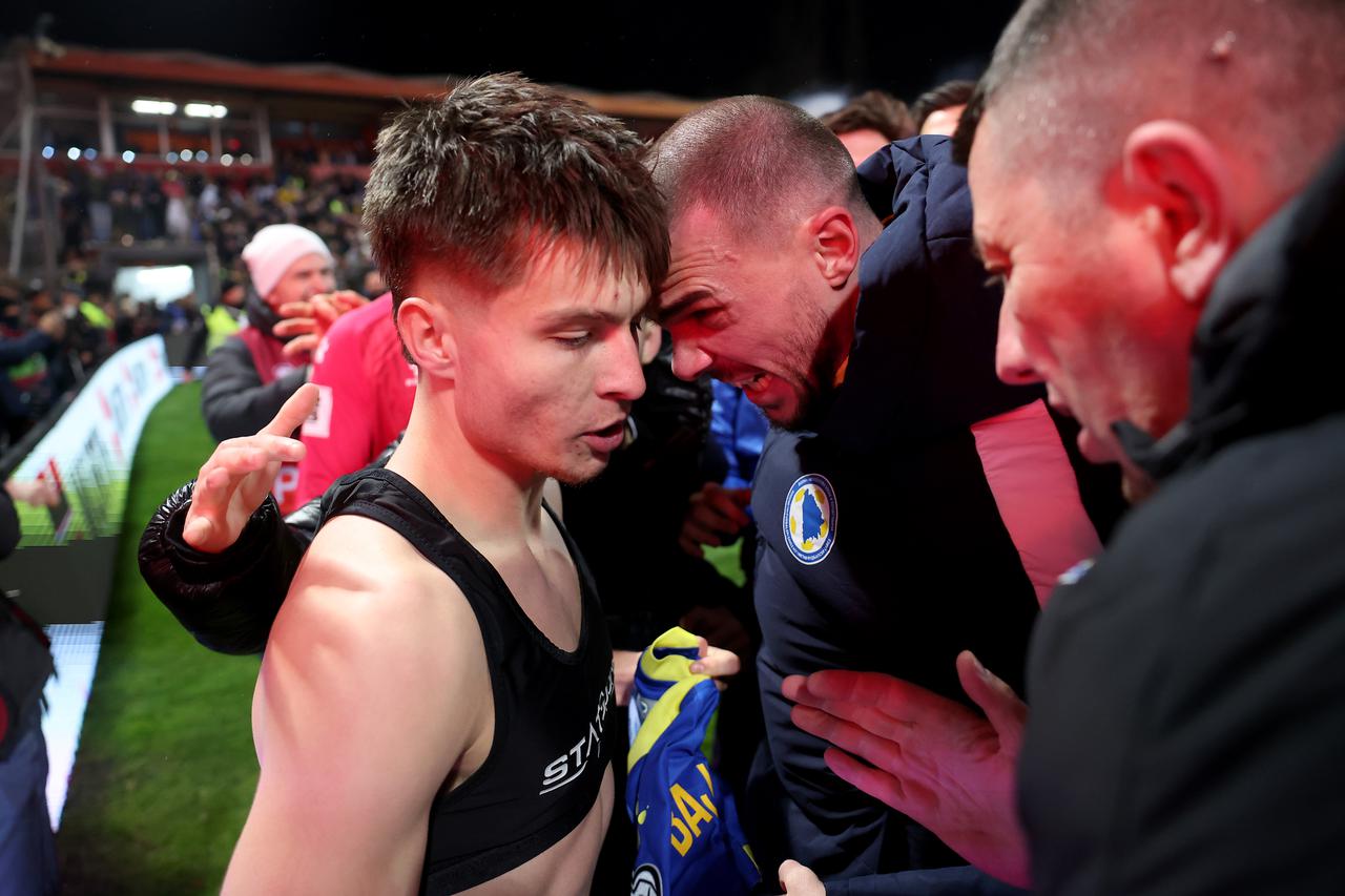 Zenica: Slavlje igrača Bosne i Hercegovine nakon što su svladali Italiju jedanaestercima