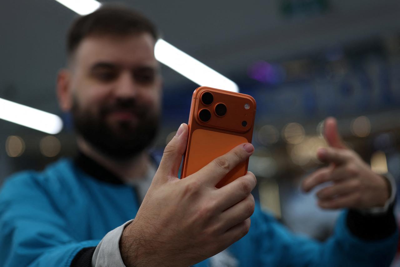 New iPhone 17 demonstrated in Moscow store ahead of sales launch in Russia