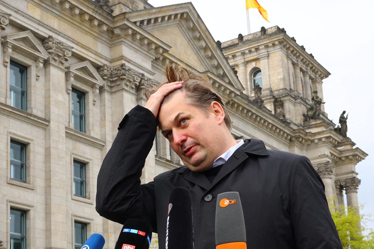 Reactions after aide of AFD parliamentarian from Brussels has been arrested, accused of spying for China