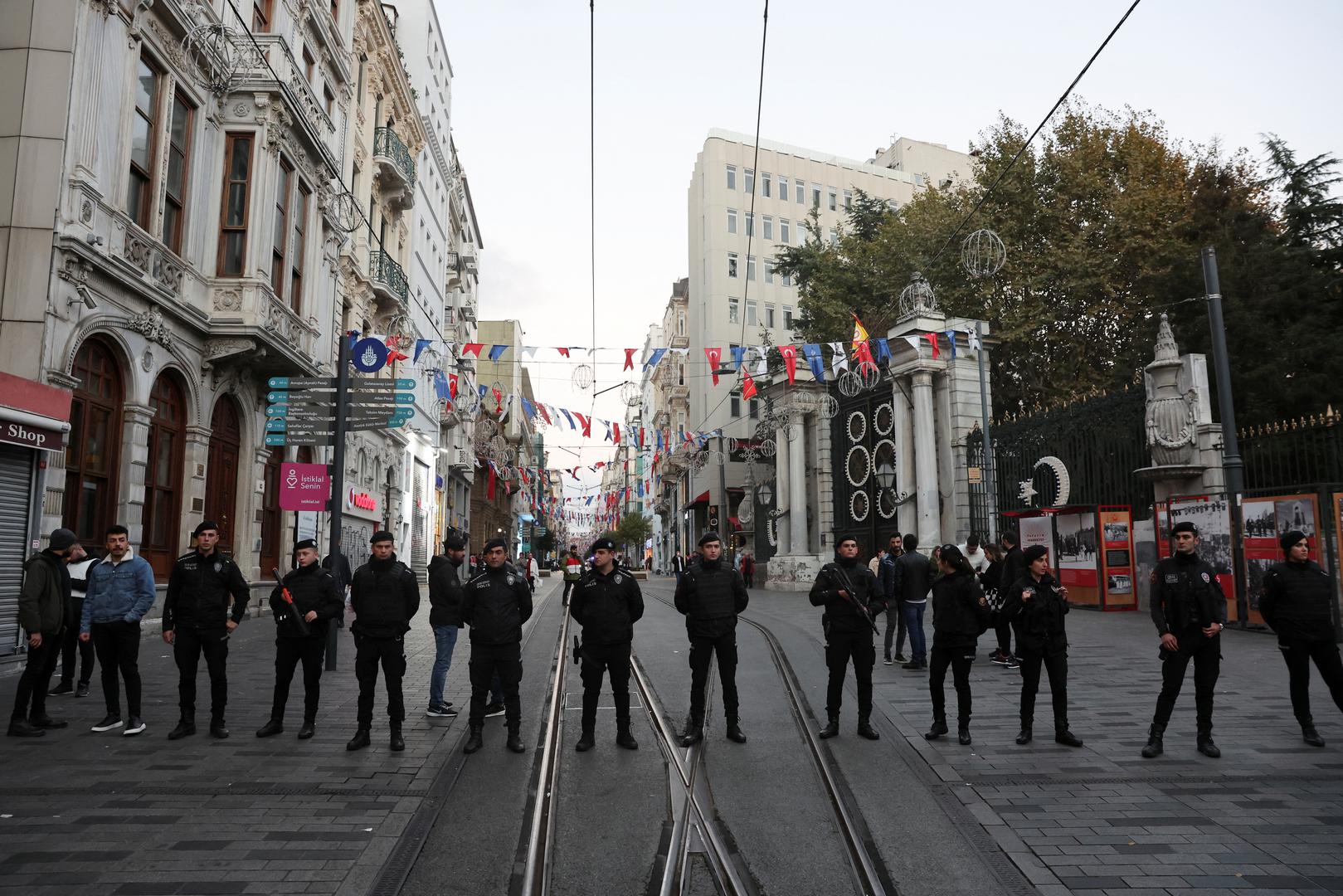 Members of the security forces stand near the scene after an explosion on busy pedestrian Istiklal street in Istanbul, Turkey, November 13, 2022.  REUTERS/Umit Bektas Photo: UMIT BEKTAS/REUTERS