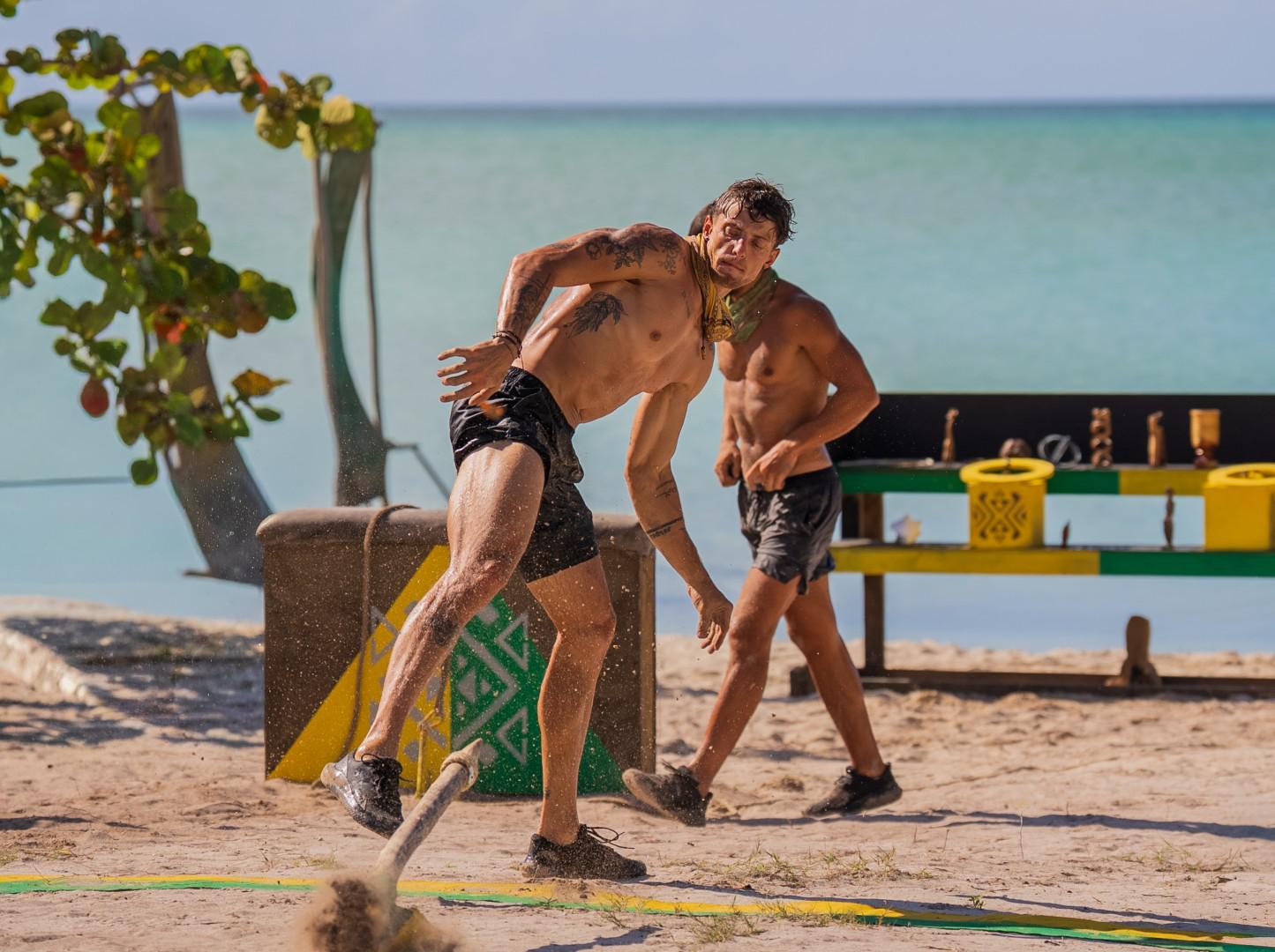 Uslijedila je borba za plemenski totem, u izazovu koji je kod kandidata testirao plivanje, snagu i preciznost. Natjecatelji su morali zapamtiti raspored slika na pontonu, vratiti se do obale, pravilno složiti figure, a zatim uz pomoć konopa i sidra dovući dvije kocke i podignuti zastavu.