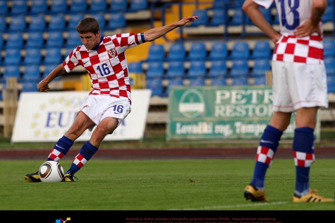 '13.07.2010., stadion Branka Cavlovica,Karlovac - Hrvatska mlada reprezentacija do 19 godina odigrala je  prijateljsku utakmicu s NK Karlovcem. Zvonko Pamic Photo: Zeljko Hladika/PIXSELL'