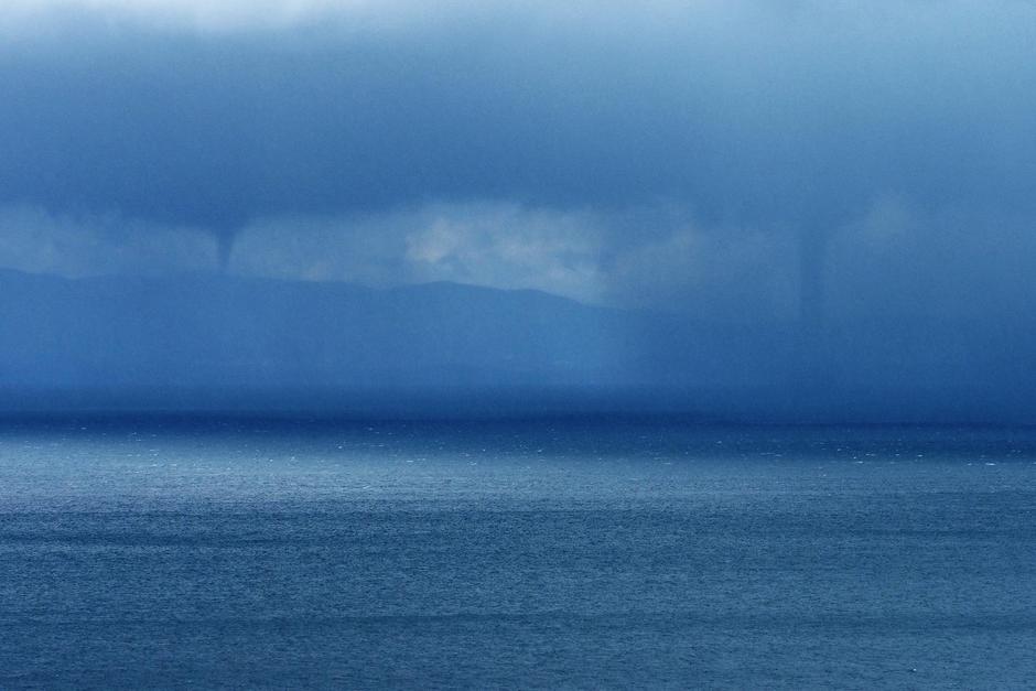 Dvije pijavice kod Hvarskog kanala