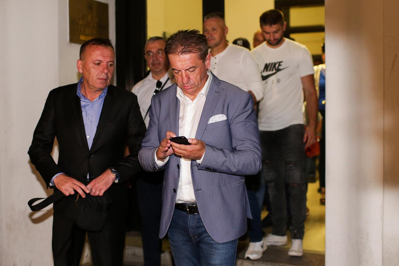 Darko MIlinović s pristašama napustio Središnjicu HDZ-a