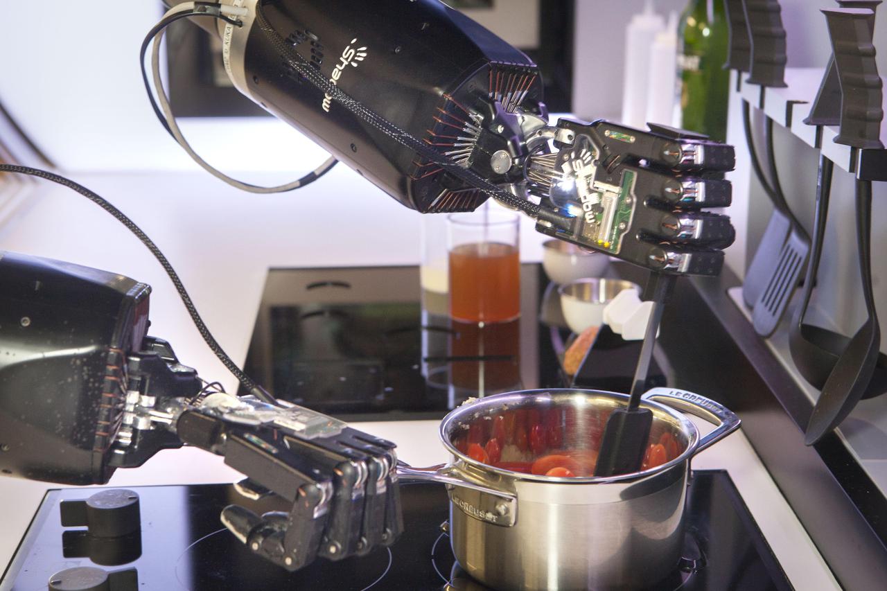The Robot Chef by Moley Robotics