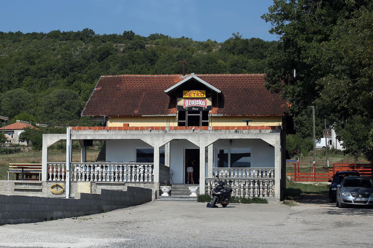 Uzdolje: U restoranu Petko napadnuti ljudi koji su gledali nogometnu utakmicu