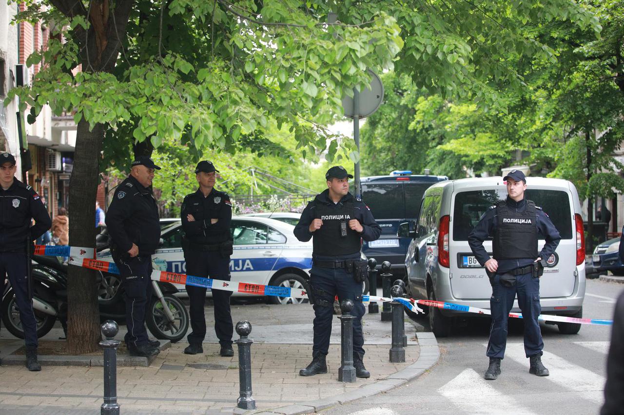 Beograd: Policija blokirala prometnice kod škole gdje je dječak ubio učenike i profesoricu