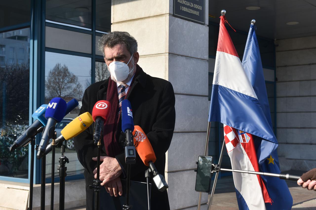 Zagreb: Ministar Radovan Fuchs odrzžao konferenciju za medije