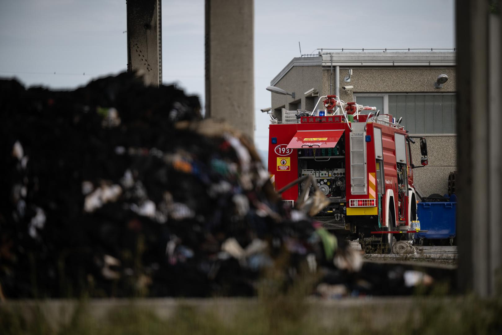 27.06.2024., Zagreb - Na oslagalistu otpada Jakusevec nocas je izbio pozar glomaznog otpada na prostoru Servisno operativnog centra.   Photo: Davor Puklavec/PIXSELL