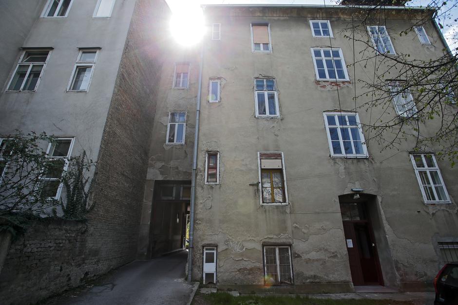07.04.2015., Zagreb - Blok zgrada omedjen Kacicevim, Medulicevom, Klaicevom i Dezelicevom predvidjen je  za obnovu fasada planom energetske ucinkovitosti. Photo: Jurica Galoic/PIXSELL