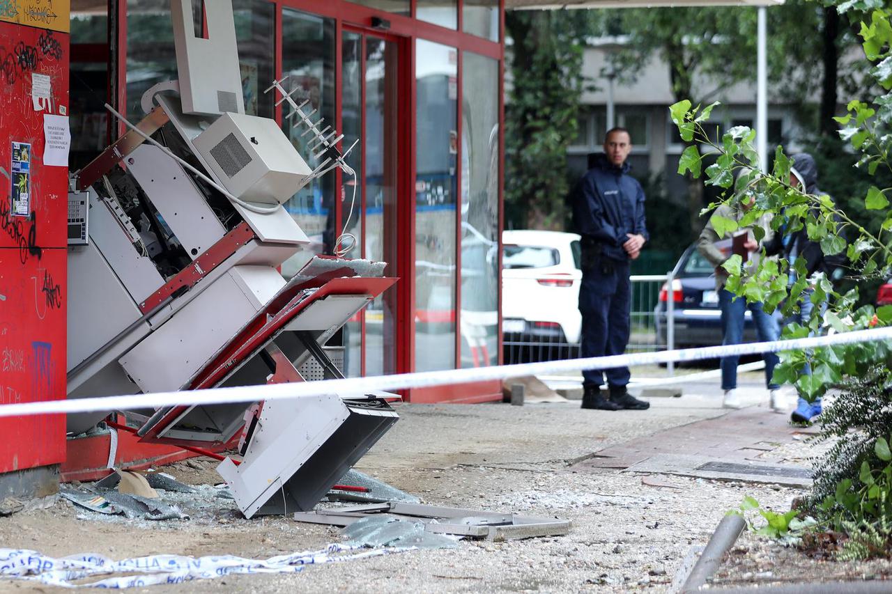 Zagreb: U Ulici Milke Trnine raznesen bankomat 