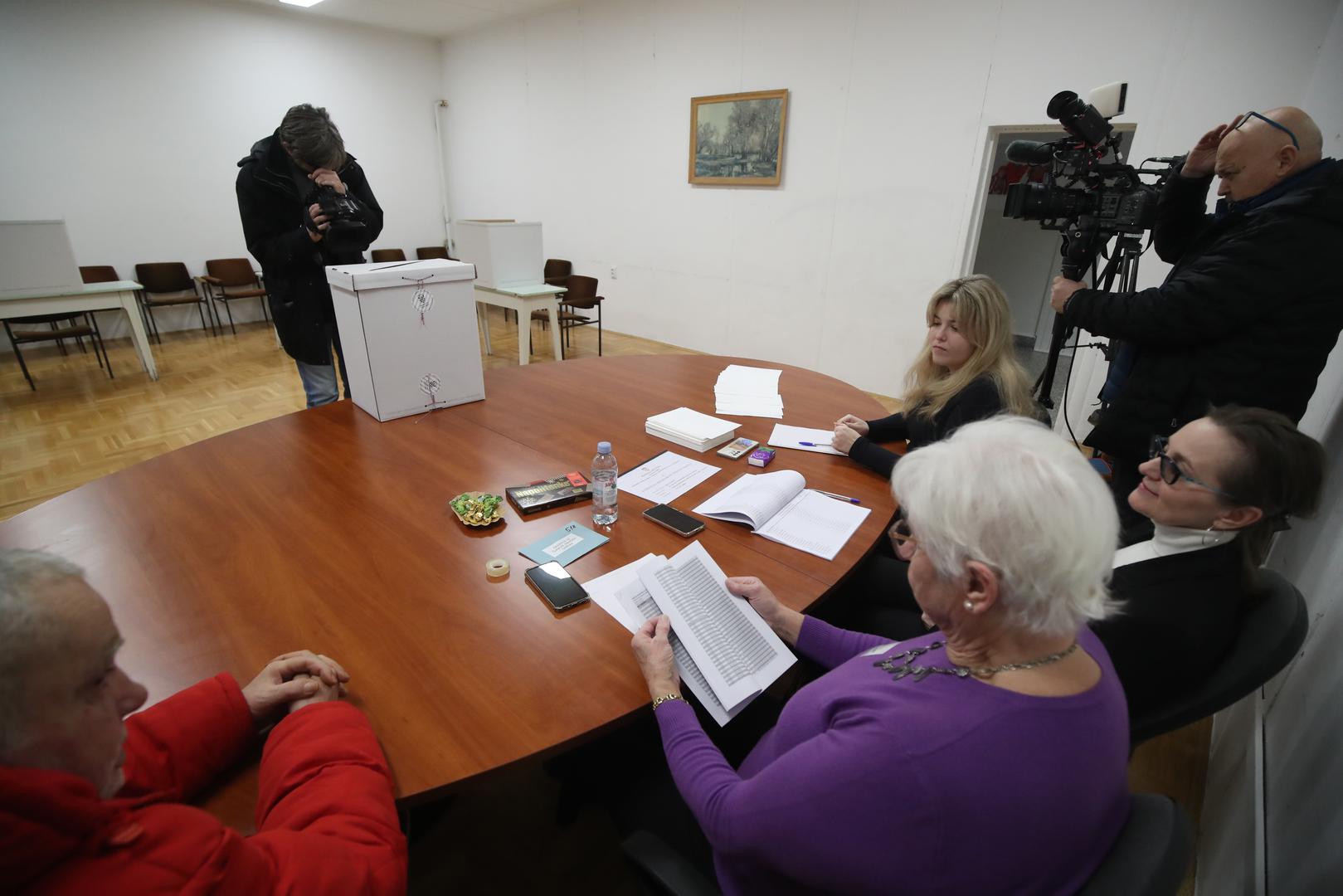 12.12.2025., Zagreb - Od sedam sati otvorena su biralista za izbor predsjednika RH. Photo: Slavko Midzor/PIXSELL