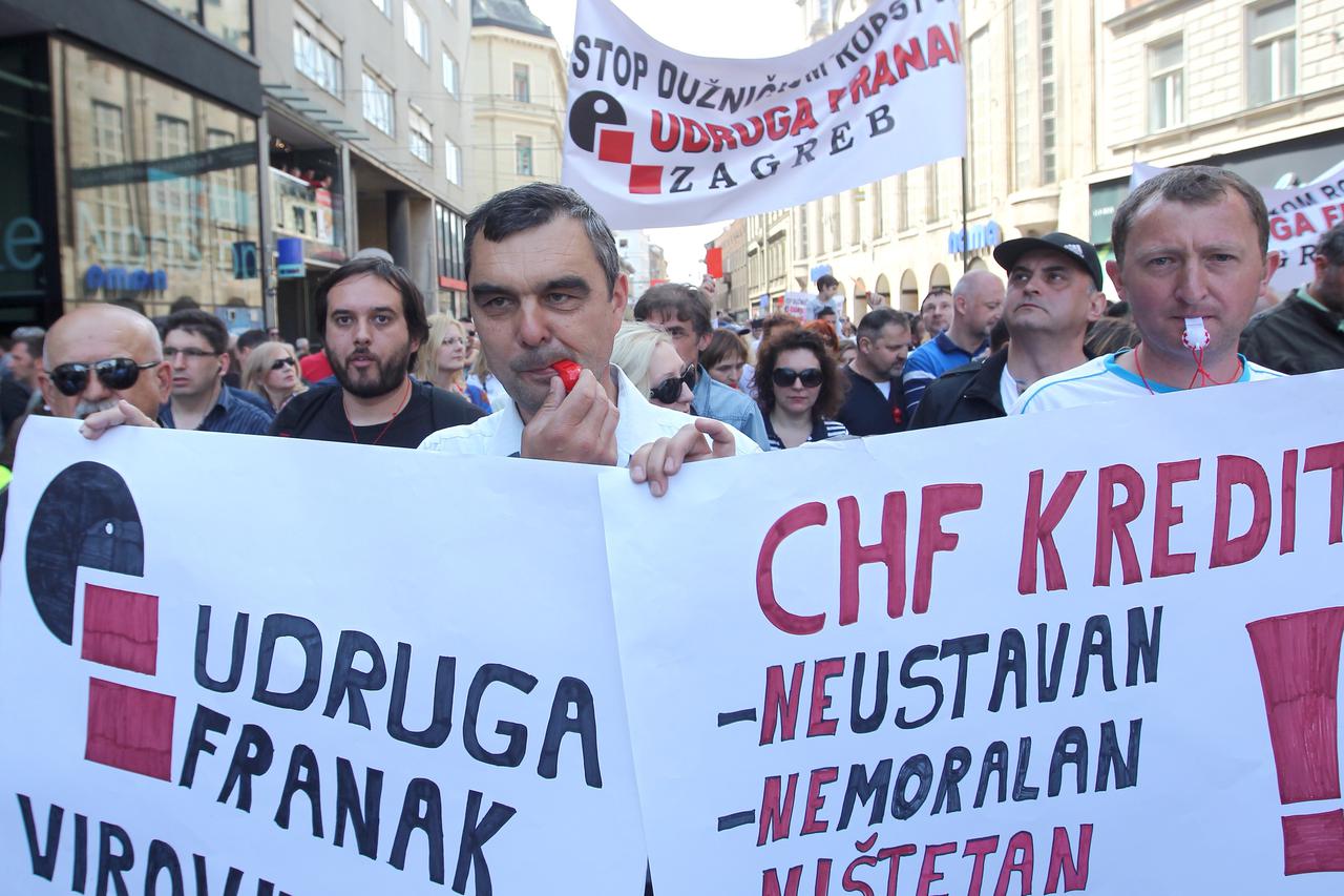 25.04.2015., Zagreb - U organizaciji udruge Franak odrzan je prosvjed na kojemu su gradjani pokazali nezadovoljstvo situacijom u drzavi. Prosvjednici su se okupili na Trgu dr. Franje Tudjmana odakle su krenuli prema Trgu bana Josipa Jelacica gdje su se po