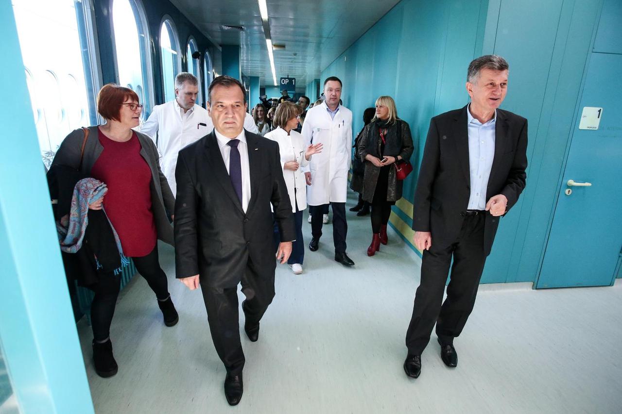 Prof. dr. sc. Vili Beroš bio je pomoćnik ministra Milana Kujundžića dvije godine, neurokirurg je u KBC-u Sestre milosrdnice, a već je prije konkurirao za ministarsko mjesto