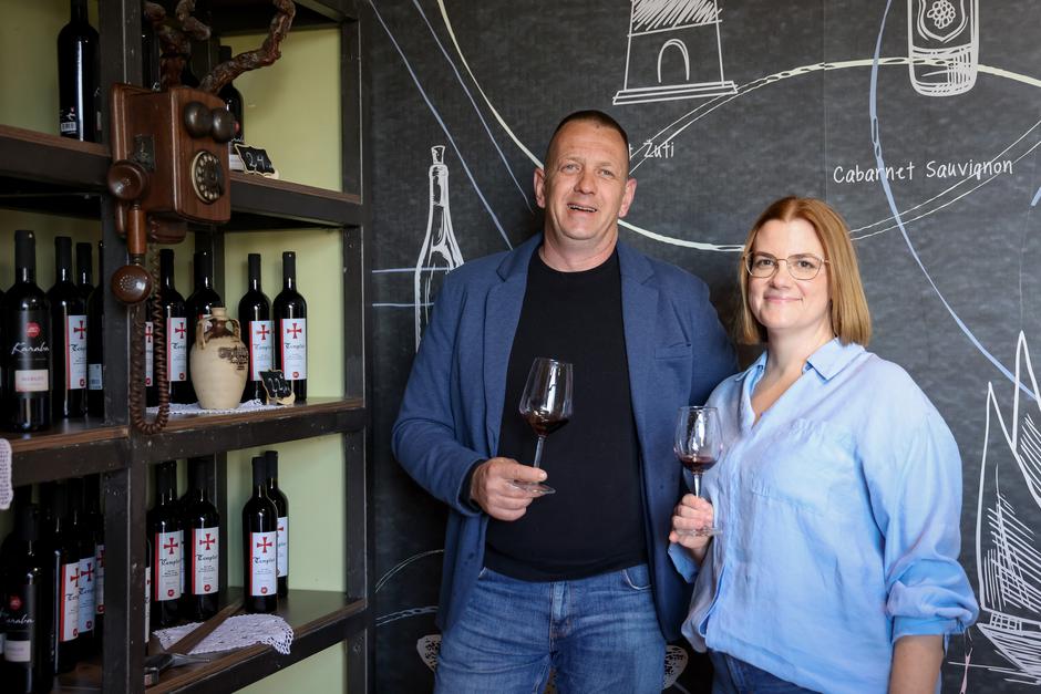 Pakoštane: Vinarija Karaba