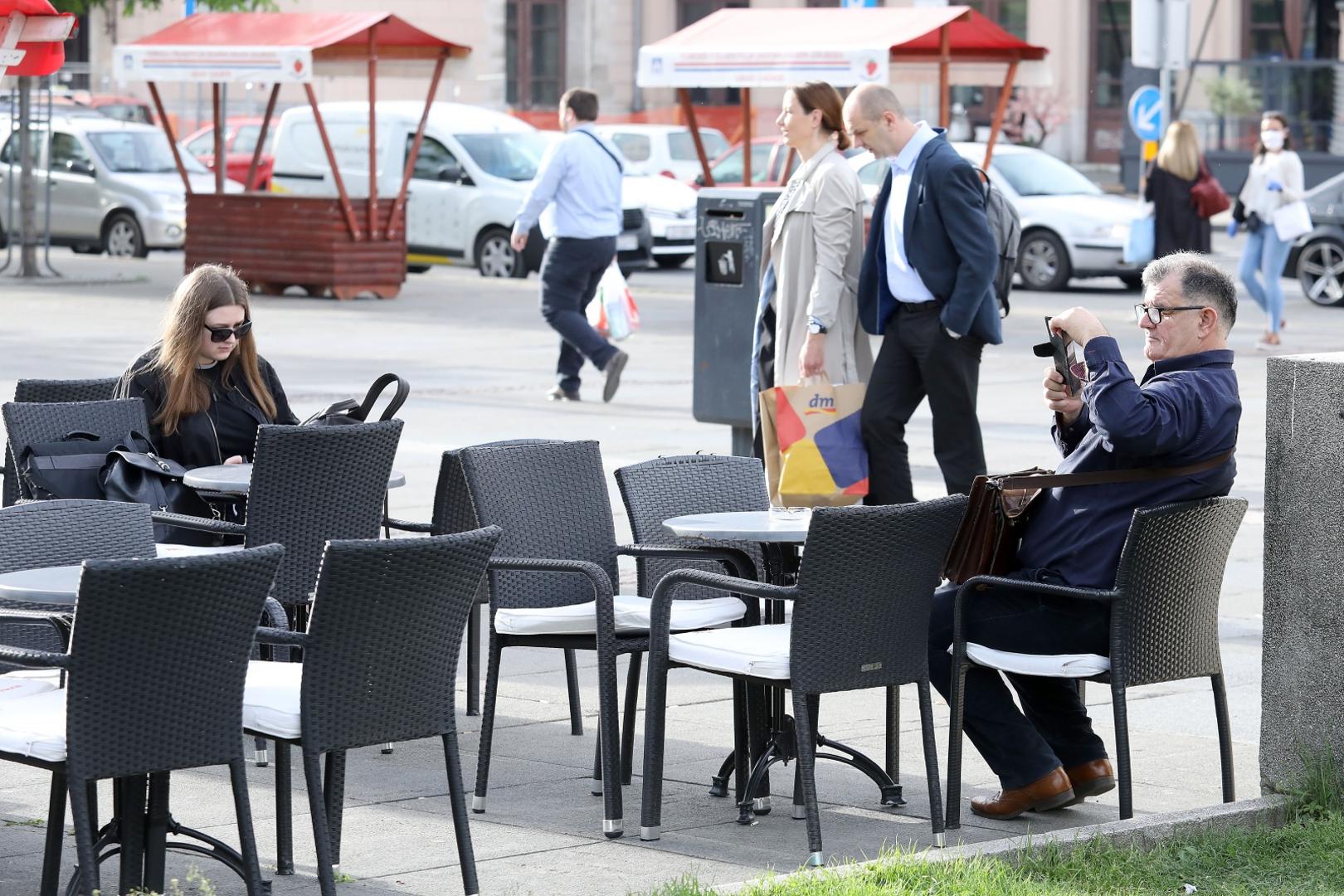 11.05.2020., Zagreb - Odlukom Kriznog stozera od danas je dozvoljen rad kafica i restorana i Zagrepcani su iskoristili priliku za prve kave u drustvu. Photo: Patrik Macek/PIXSELL