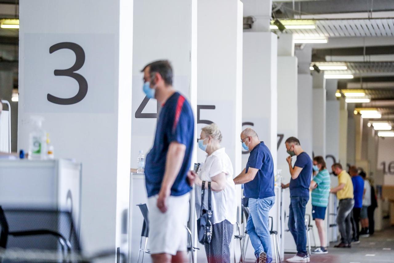 Zagreb: Masovno cijepljenje protiv koronavirusa na Velesajmu