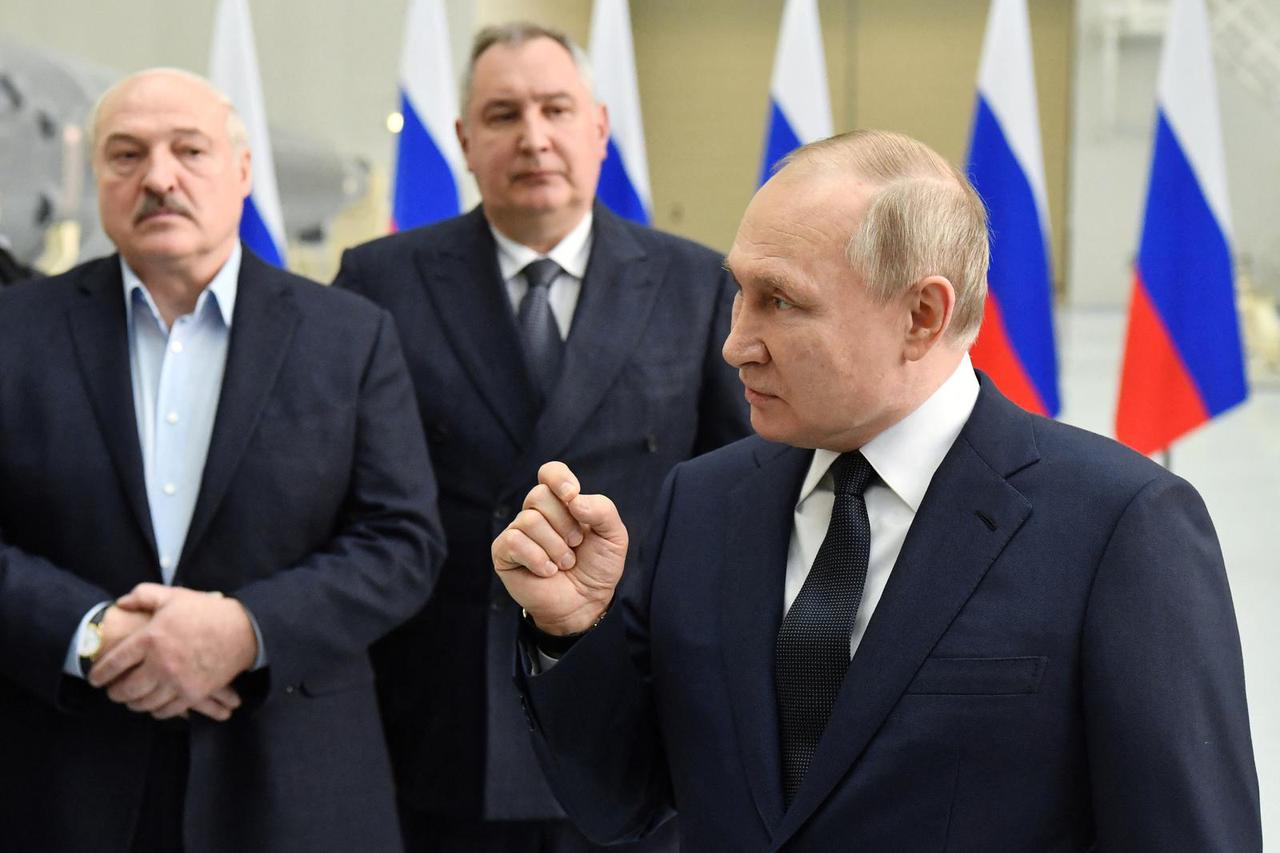 Russian President Putin and Belarusian President Lukashenko visit the Vostochny Cosmodrome