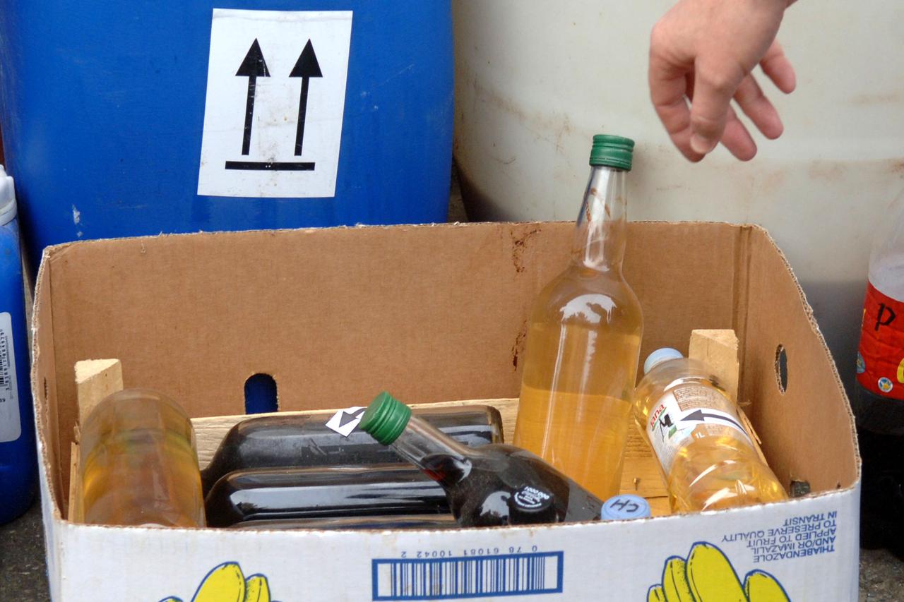 Požega: Policija zaplijeni 300 litara ilegalno proizvedenog alkohola