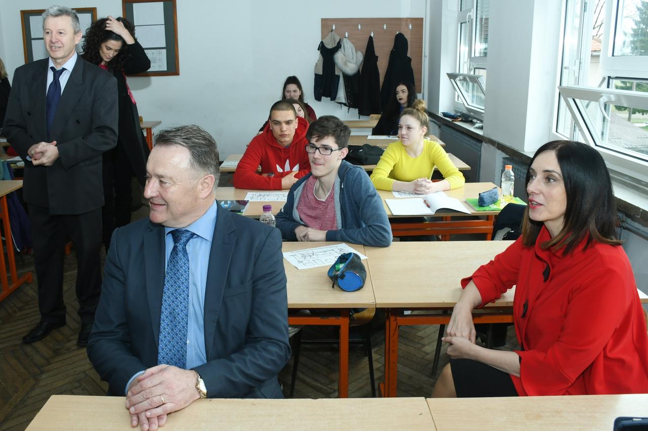 Ministrica Blaženka Divjak posjetila Strukovnu školu Sisak