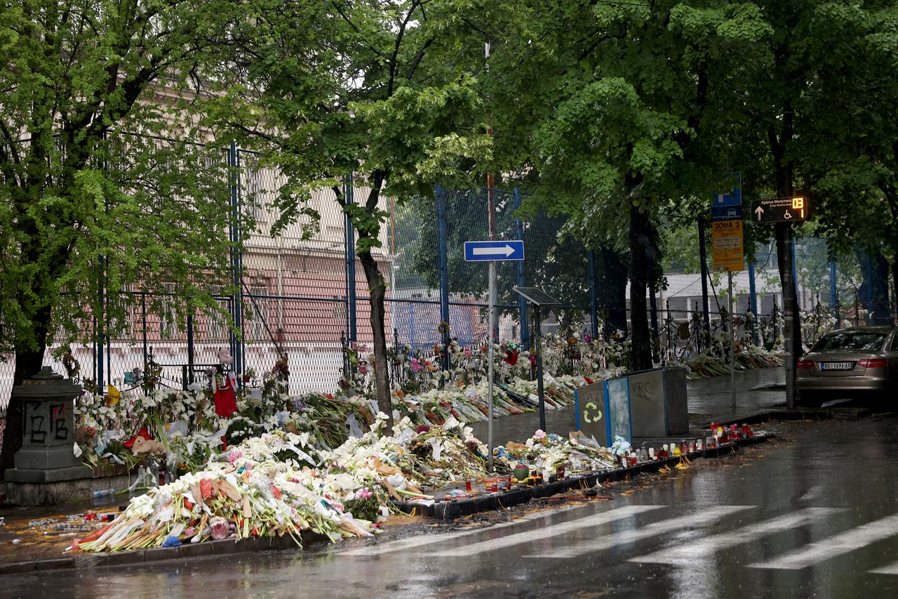 Beograd: Ispred škole "Vladislav Ribnikar" na današnji dan nema nikoga