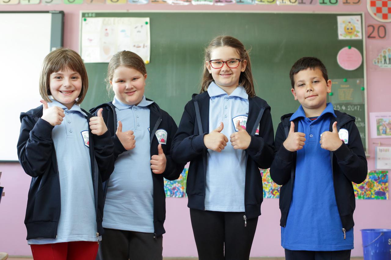 25.04.2017., Zagreb - Ucenici osnovne skole Grigor Vitez dobili su skolske uniforme. DKS_56154966  Photo: Luka Stanzl/PIXSELL