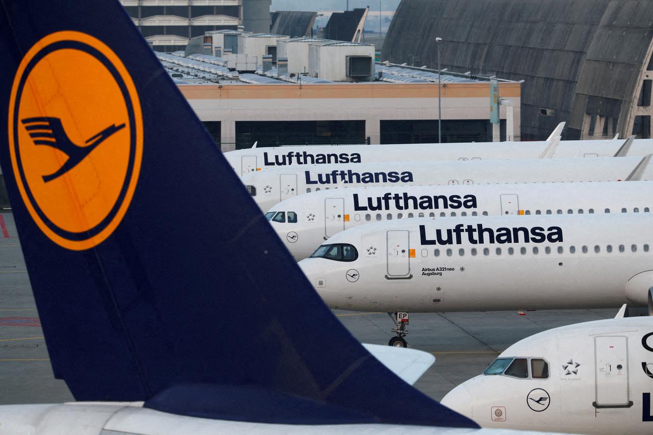 FILE PHOTO: Lufthansa planes at  Frankfurt airport