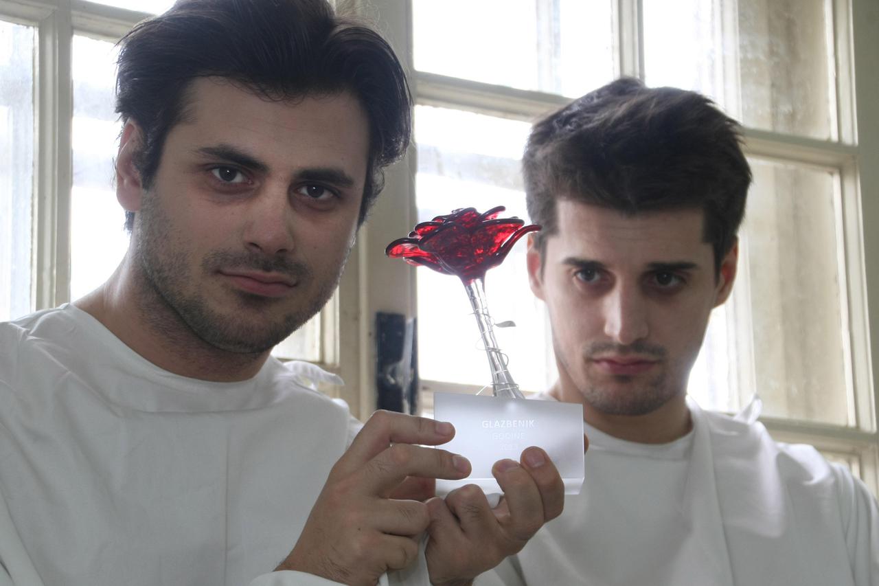 2cellos