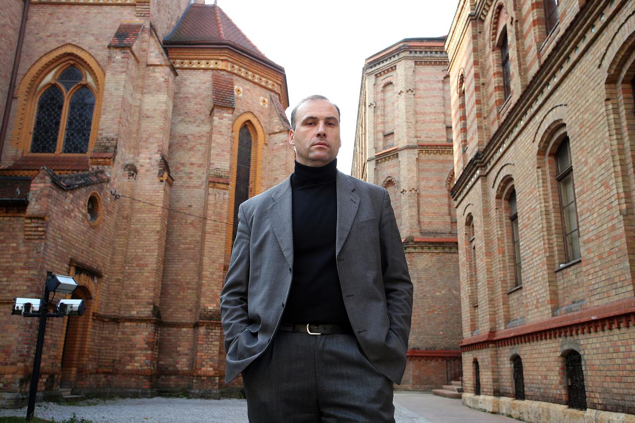 SPECIJAL OBZOR 28.10.2015., Zagreb - Predsjednik udruge Reforma Vatroslav Zupancic, teolog i propovjednik u Evandjeoskoj pentekostnoj crkvi.  