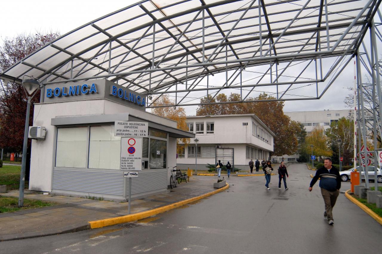 'Slavonija-Vinkovci-161109-Opca bolnica Vinkovci-Krunoslav Sporcic ravnatelj-imamo manjak specijalista-trenutno na specijalizaciji imamo 30 ljecnika a ove godine Opca bolnica Vinkovci planira odobriti