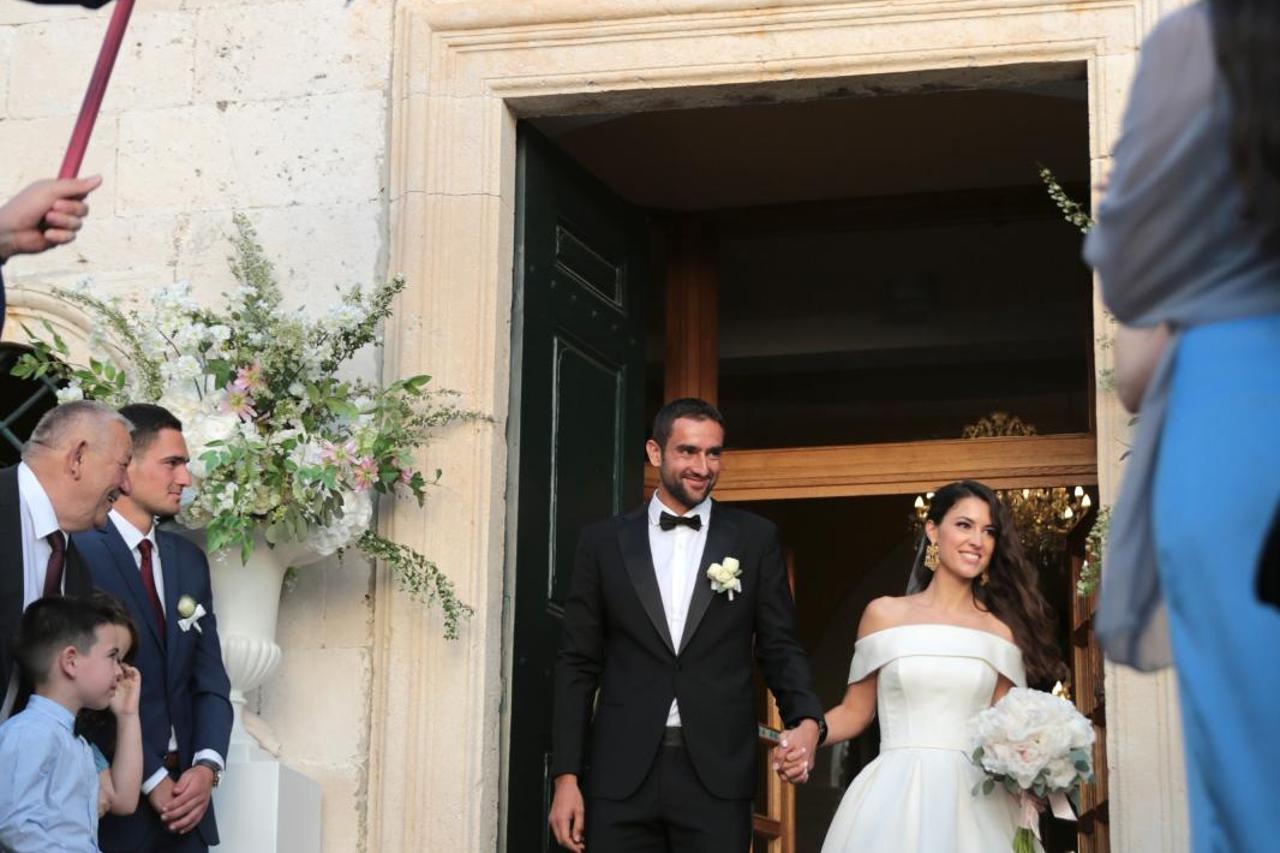 Marin Čilić sa suprugom Kristinom izlazi iz crkve nakon vjenčanja